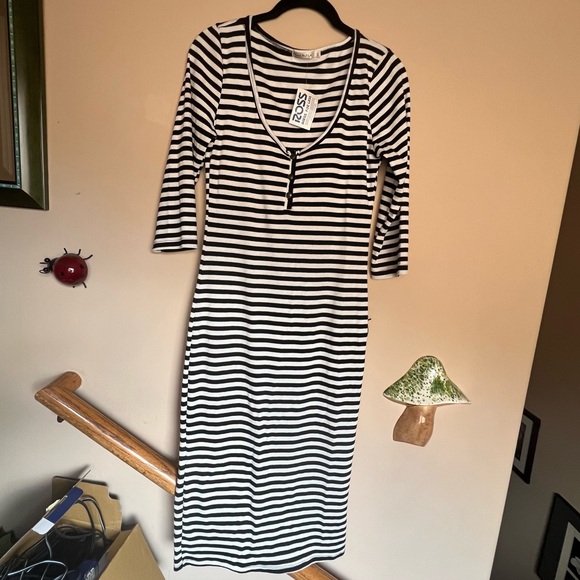 Heart & Hips black & white striped dress Midi Dress size 6 juniors Large NWT - Picture 4 of 9